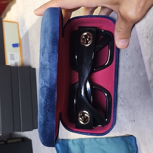 Gucci Sunglasses - Picture 3 of 11